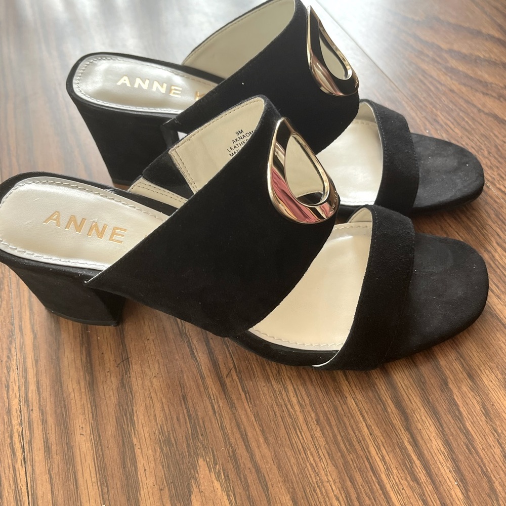 Anne Klein Naomi Mule Sandals Black Suede size 9